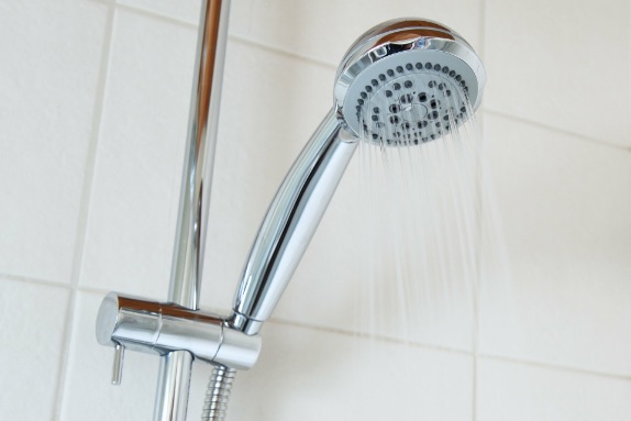 pomme de douche propre
